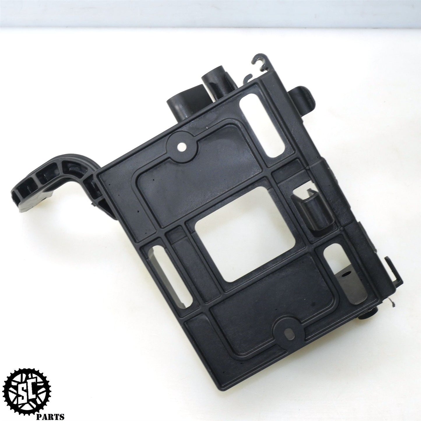 2008 HARLEY DAVIDSON STREET ELECTRA GLIDE BATTERY TRAY BOX BRACKET 66821-08 HD57