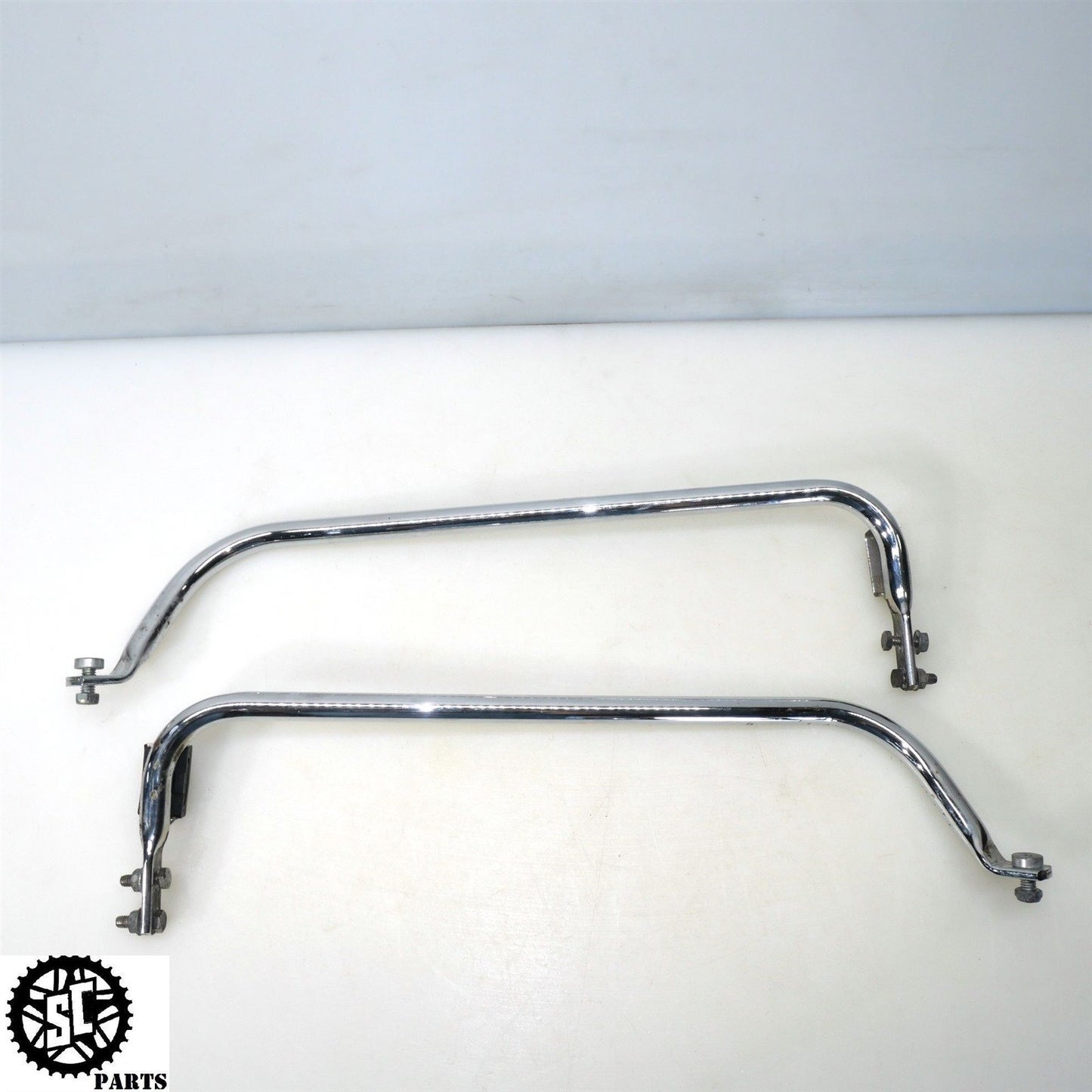 97-13 HARLEY DAVIDSON STREET GLIDE SADDLEBAG LOWER SUPPORT BRACKET HD57