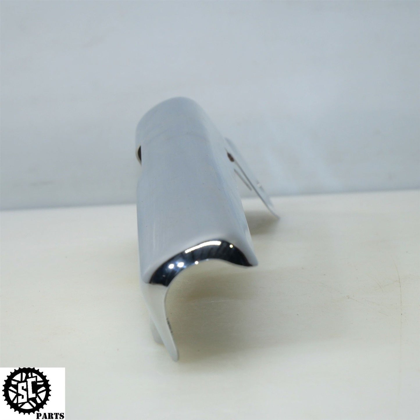 2008 HARLEY DAVIDSON STREET GLIDE REAR FENDER STRUT COVERS 47502-97 47504 HD57