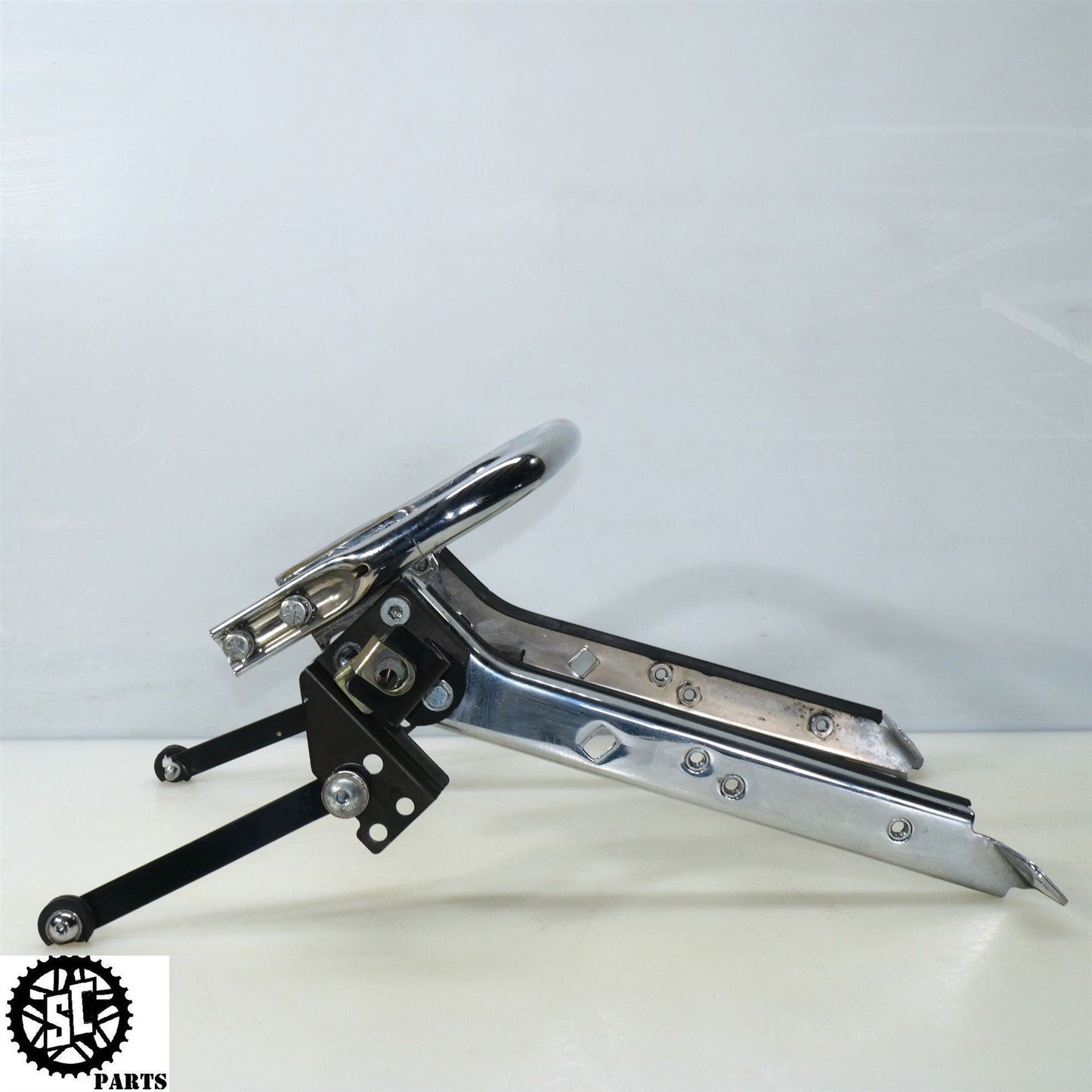 2008 HARLEY DAVIDSON STREET GLIDE REAR FENDER SADDLEBAG BRACKET HD57