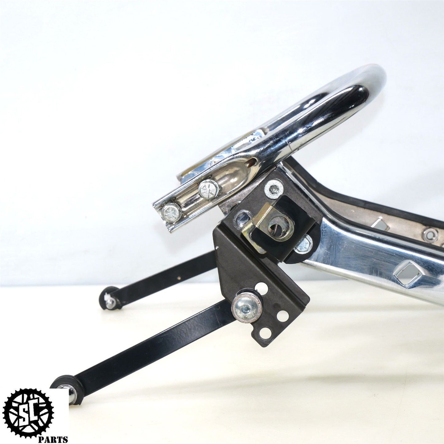 2008 HARLEY DAVIDSON STREET GLIDE REAR FENDER SADDLEBAG BRACKET HD57