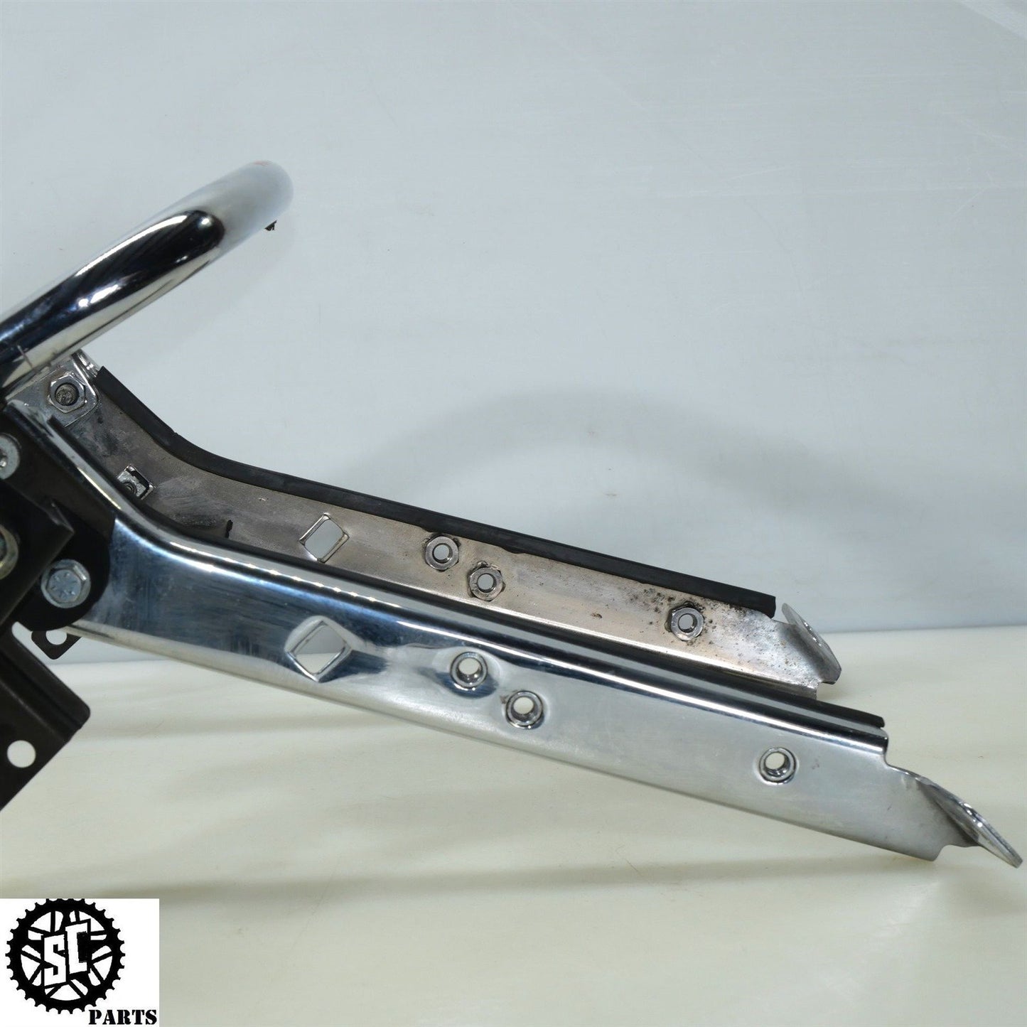 2008 HARLEY DAVIDSON STREET GLIDE REAR FENDER SADDLEBAG BRACKET HD57