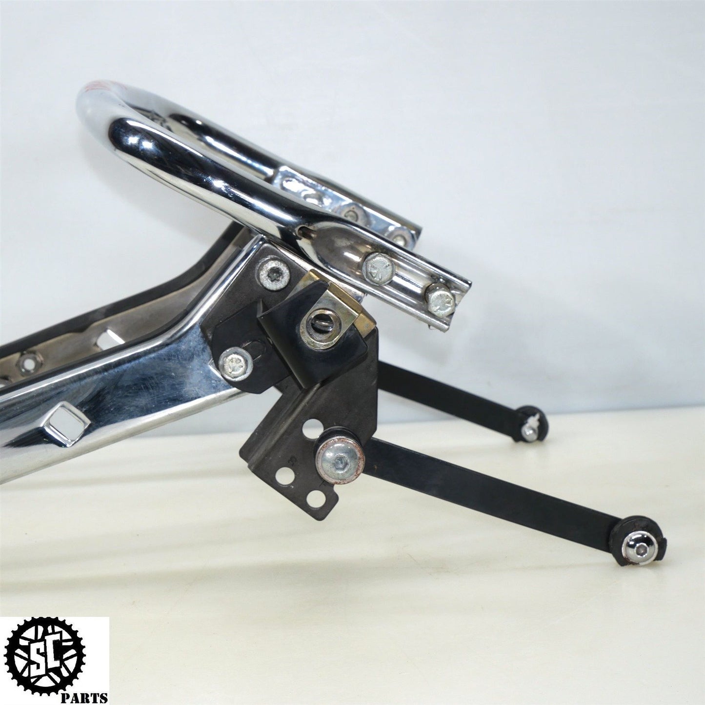 2008 HARLEY DAVIDSON STREET GLIDE REAR FENDER SADDLEBAG BRACKET HD57