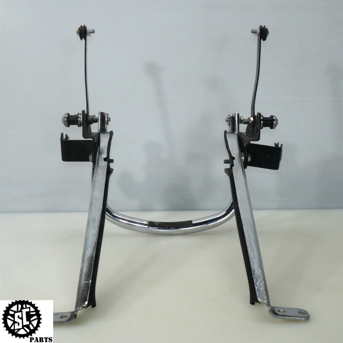 2008 HARLEY DAVIDSON STREET GLIDE REAR FENDER SADDLEBAG BRACKET HD57