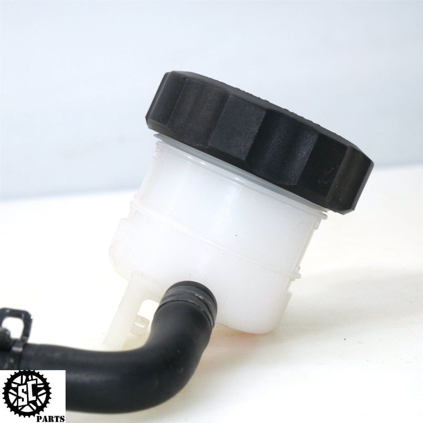 2004 2005 SUZUKI GSXR 600 FRONT BRAKE FLUID TANK S51