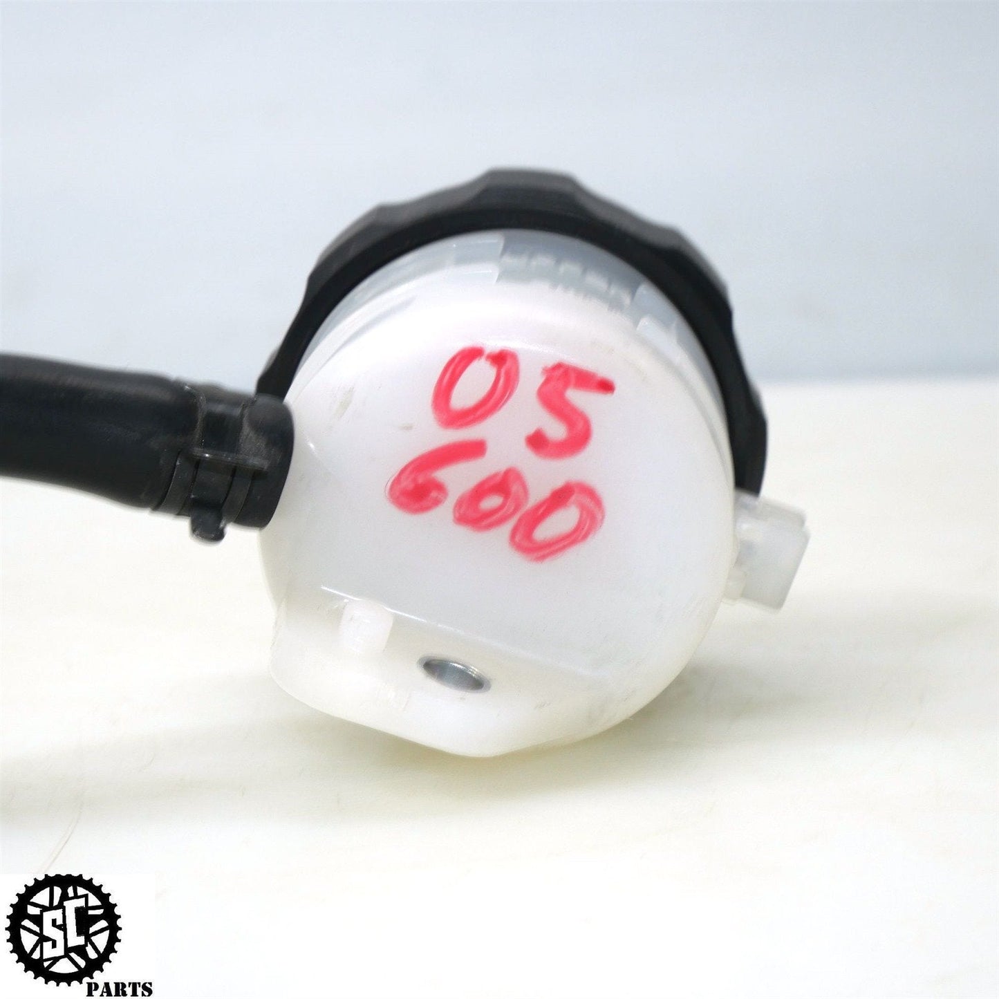 2004 2005 SUZUKI GSXR 600 FRONT BRAKE FLUID TANK S51