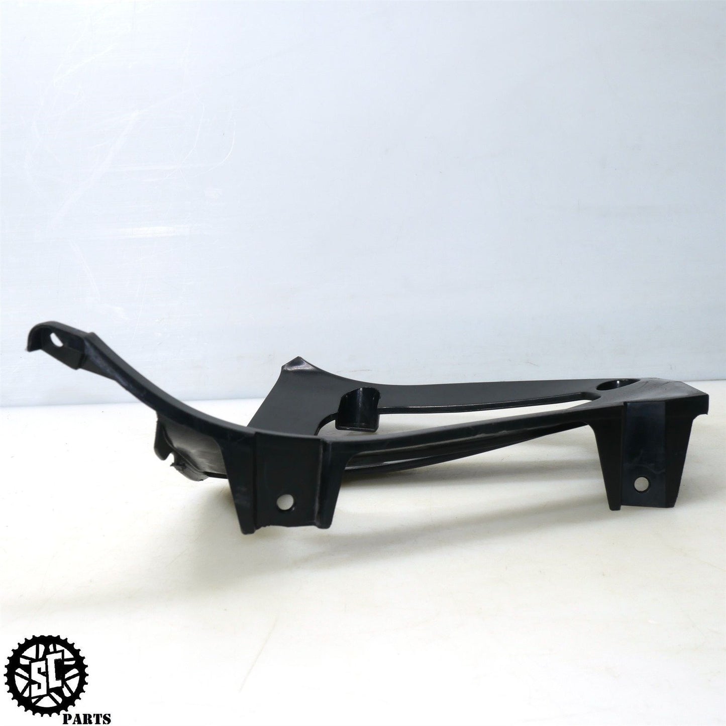 2004 2005 SUZUKI GSXR 600 LOWER FRONT CENTER INNER V FAIRING S51