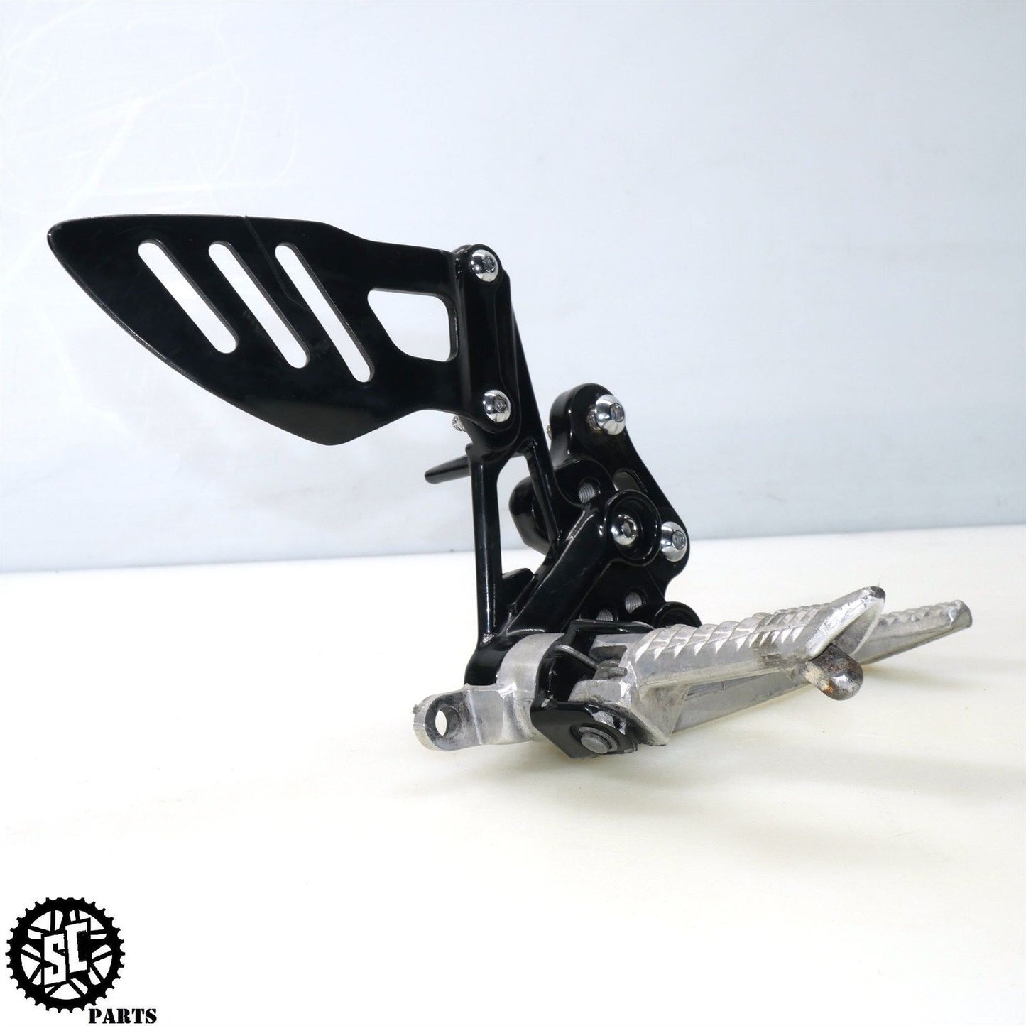 07-08 SUZUKI GSXR 1000 RIGHT REARSET BRAKE PEDAL S52