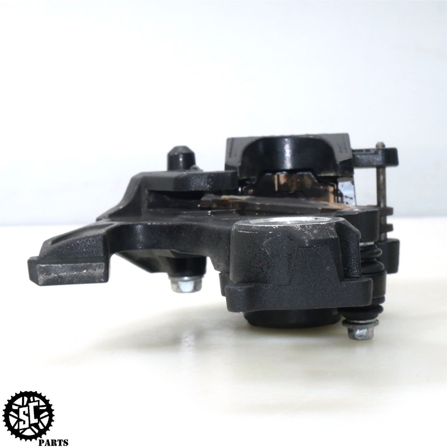 07-08 SUZUKI GSXR 1000 BACK BRACKET BRAKE CALIPER S52