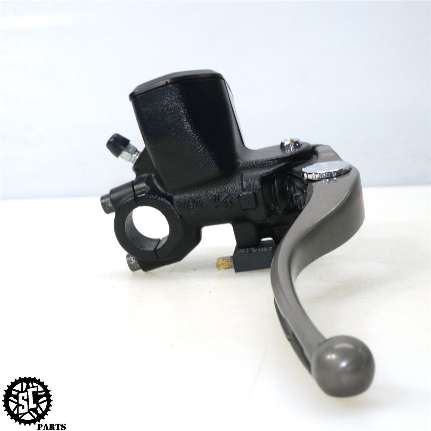 2022 22-24 SUZUKI HAYABUSA FRONT BRAKE MASTER CYLINDER 59600-10LV2 S16