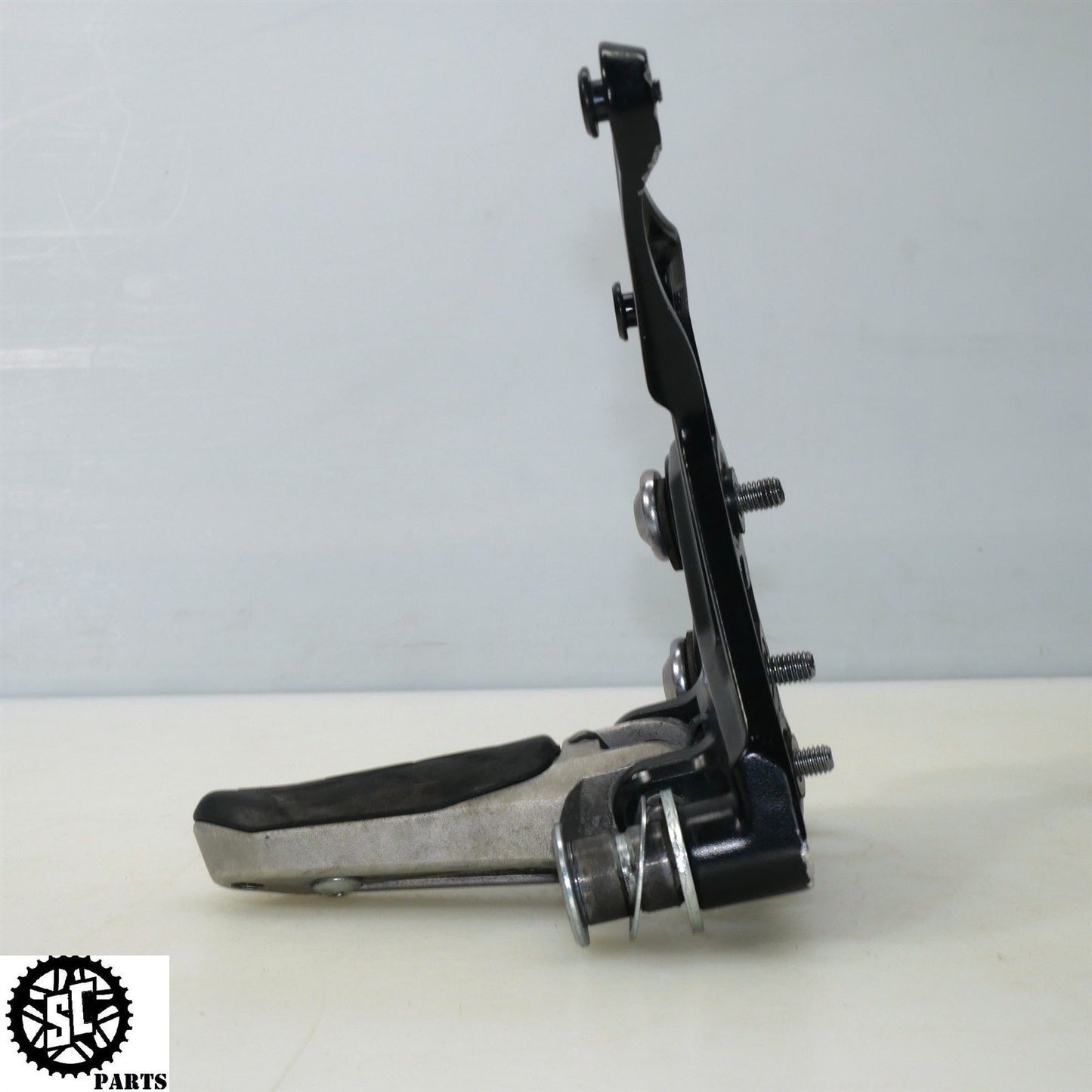 2022 22-24 SUZUKI HAYABUSA LEFT REARSET FOOT PEG BRACKET 43521-10L00 S16