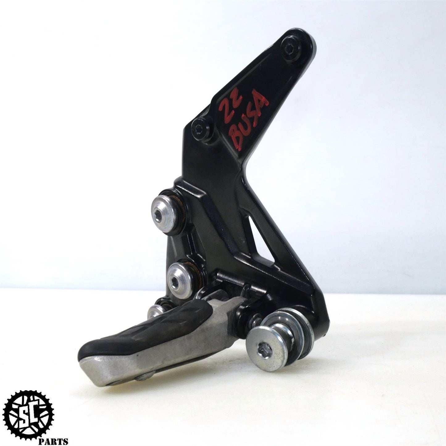 2022 22-24 SUZUKI HAYABUSA LEFT REARSET FOOT PEG BRACKET 43521-10L00 S16