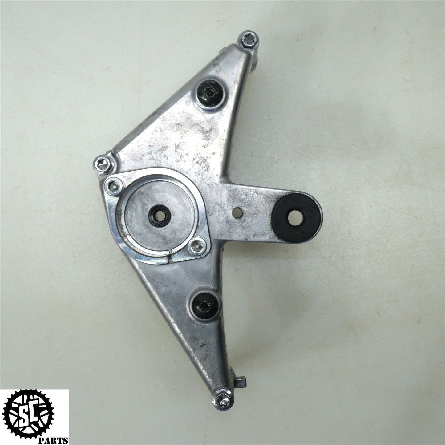 2022 22-24 SUZUKI HAYABUSA CLUTCH SLAVE MOUNT BRACKET 11371-10L00 S16