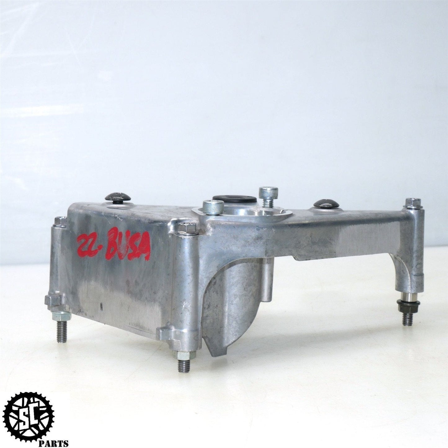 2022 22-24 SUZUKI HAYABUSA CLUTCH SLAVE MOUNT BRACKET 11371-10L00 S16