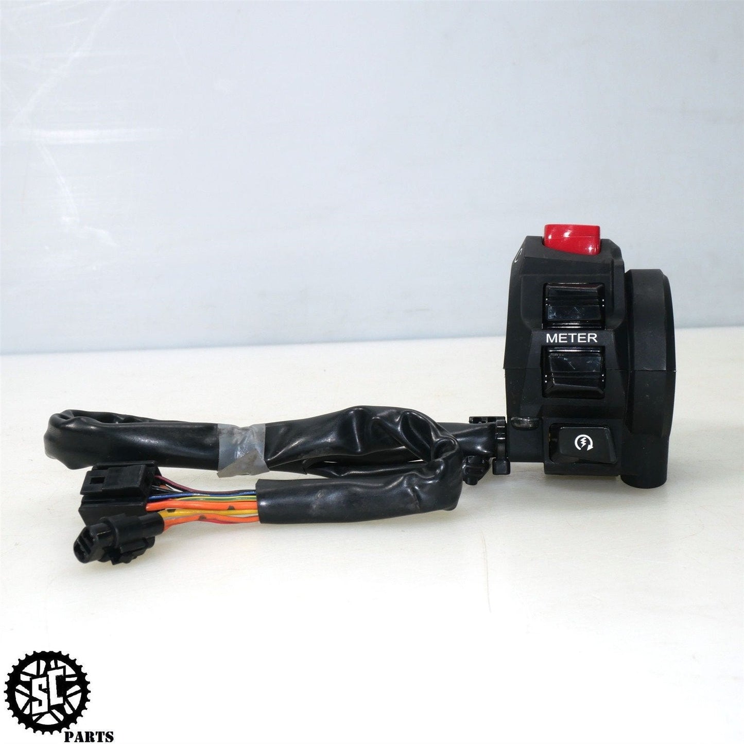 2023 11-24 SUZUKI GSXR 600 750 1000 RIGHT CONTROL SWITCH 37200-47H30 S17