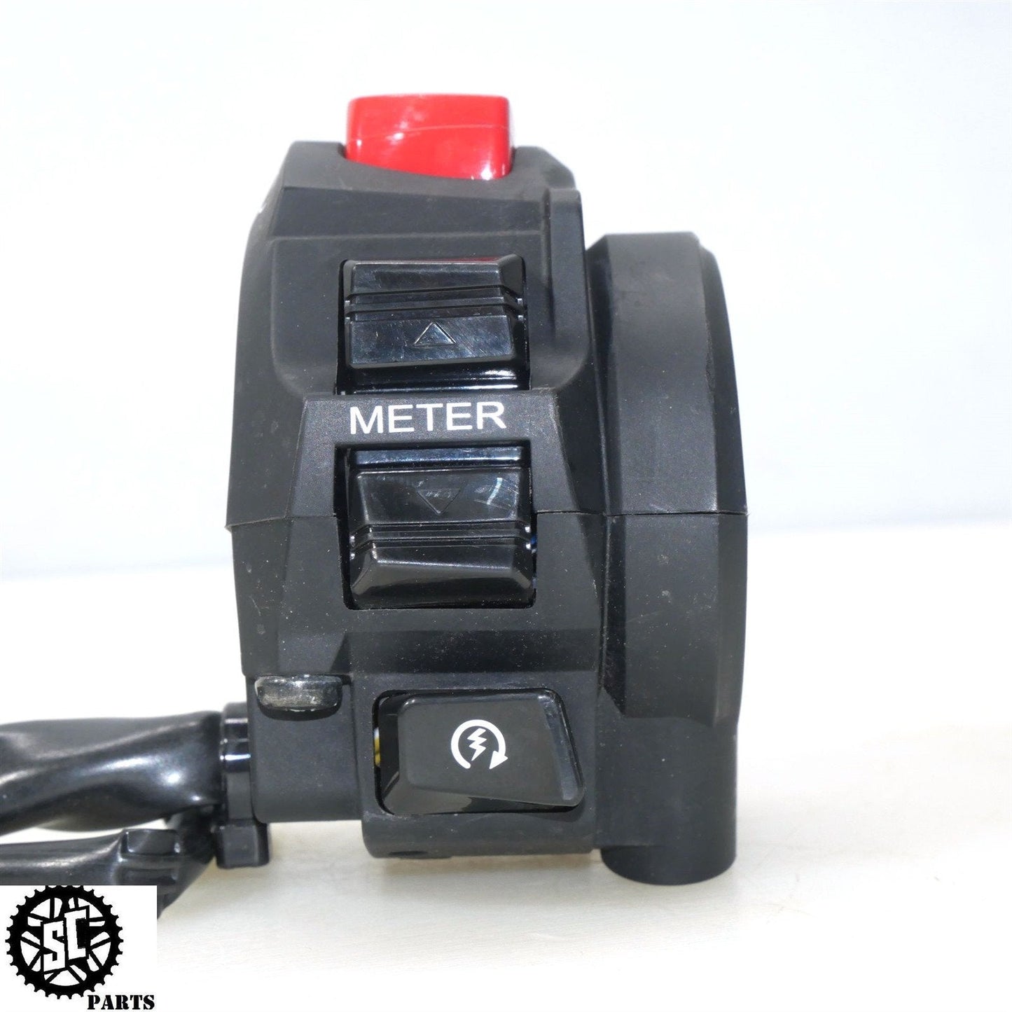 2023 11-24 SUZUKI GSXR 600 750 1000 RIGHT CONTROL SWITCH 37200-47H30 S17