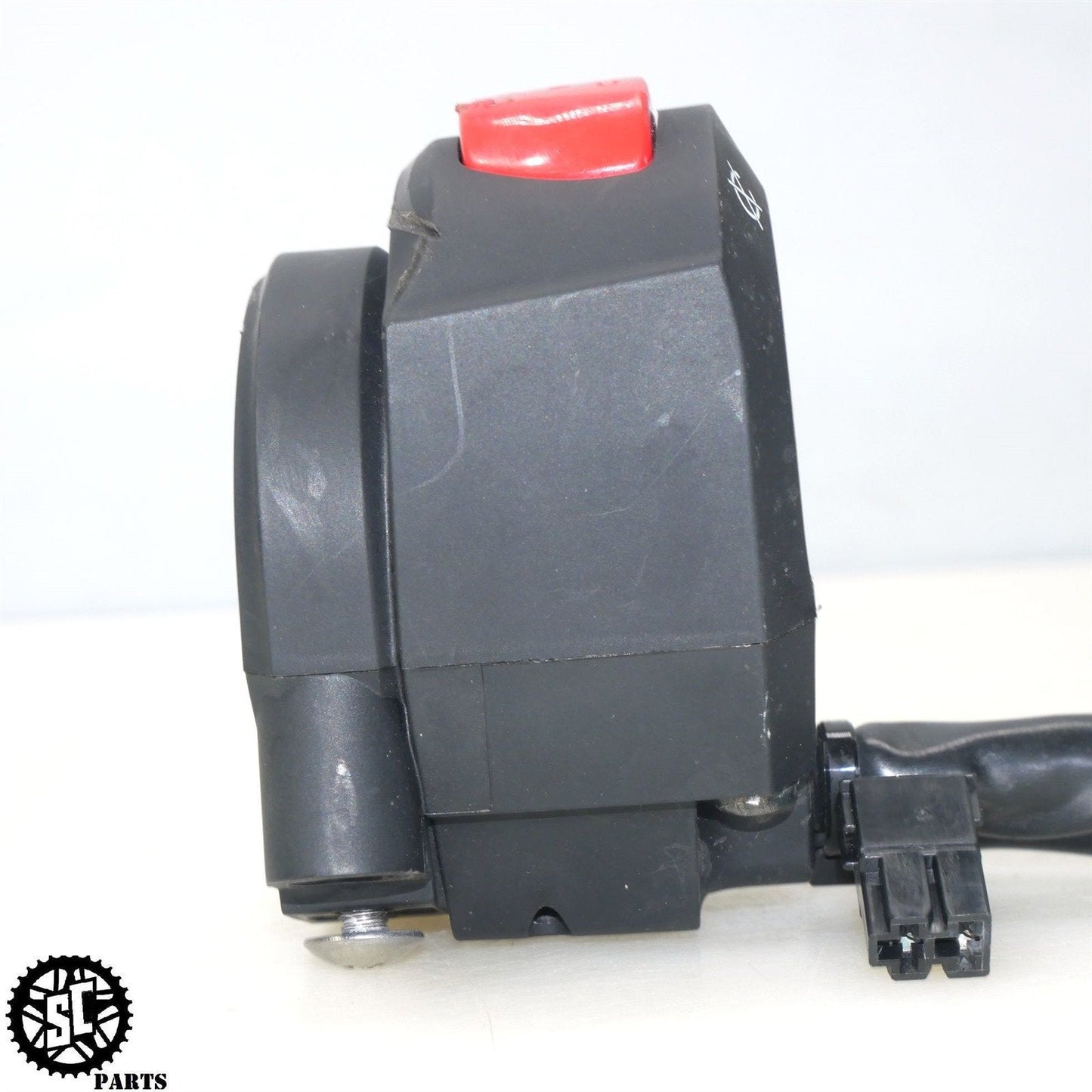 2023 11-24 SUZUKI GSXR 600 750 1000 RIGHT CONTROL SWITCH 37200-47H30 S17