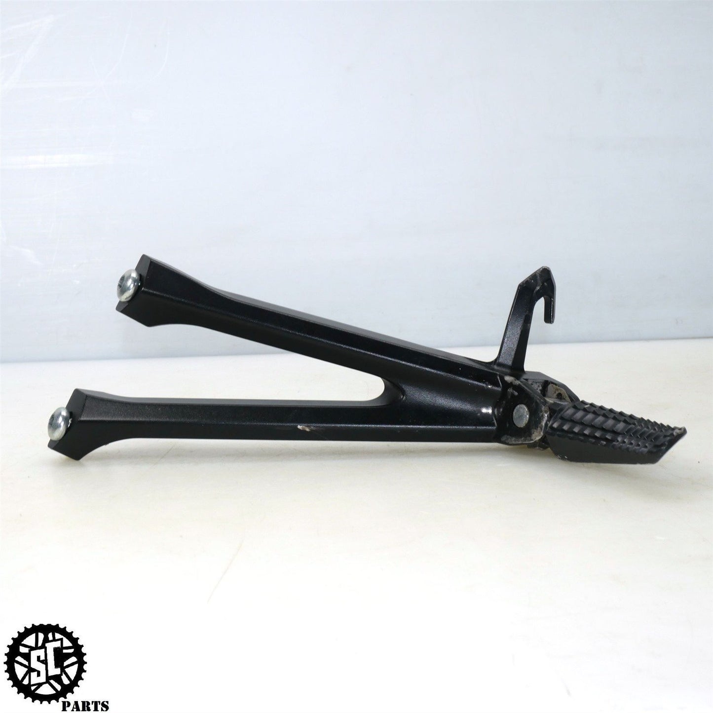 2023 11-24 SUZUKI GSXR 600 750 REAR PASSENGER FOOT PEGS BRACKET S17