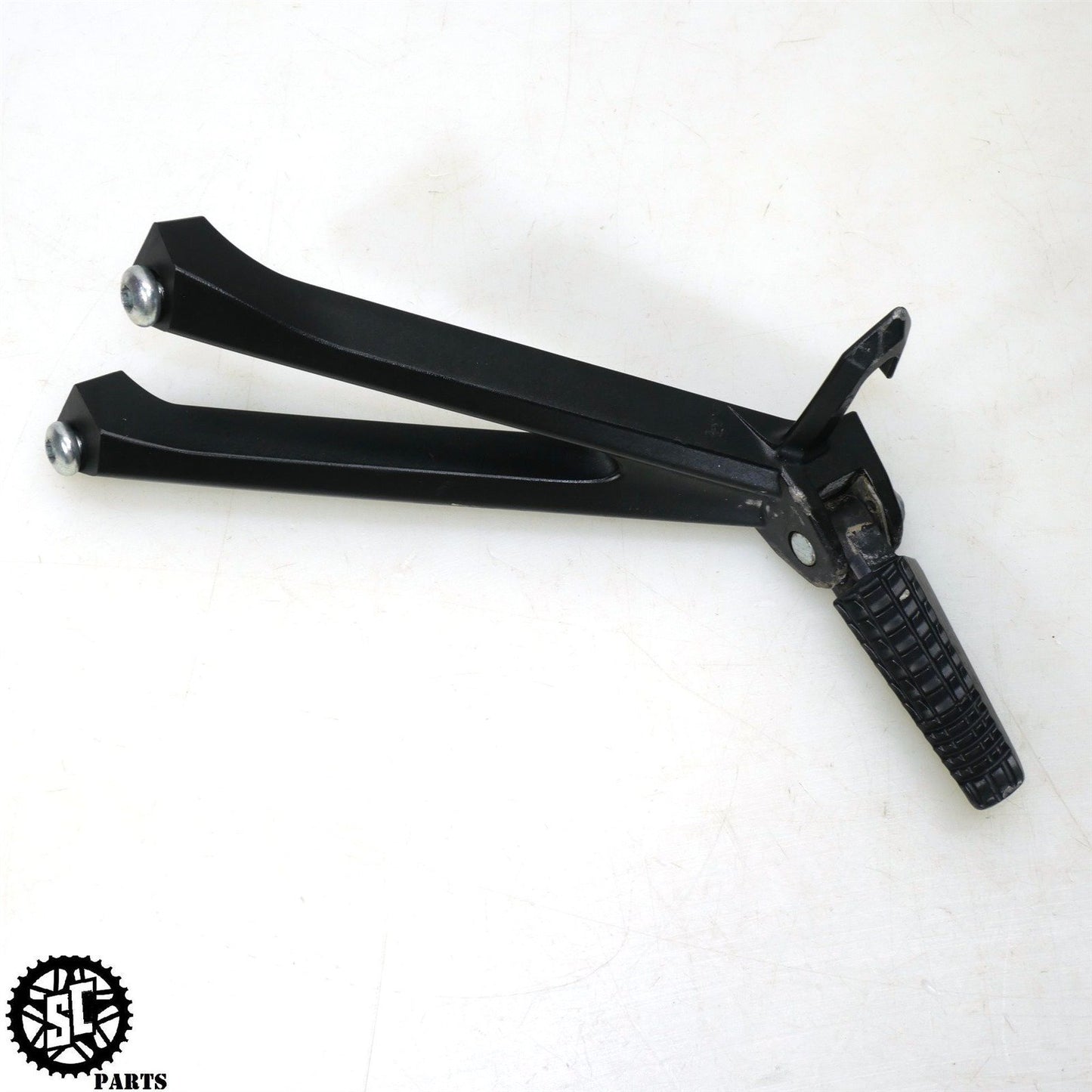 2023 11-24 SUZUKI GSXR 600 750 REAR PASSENGER FOOT PEGS BRACKET S17