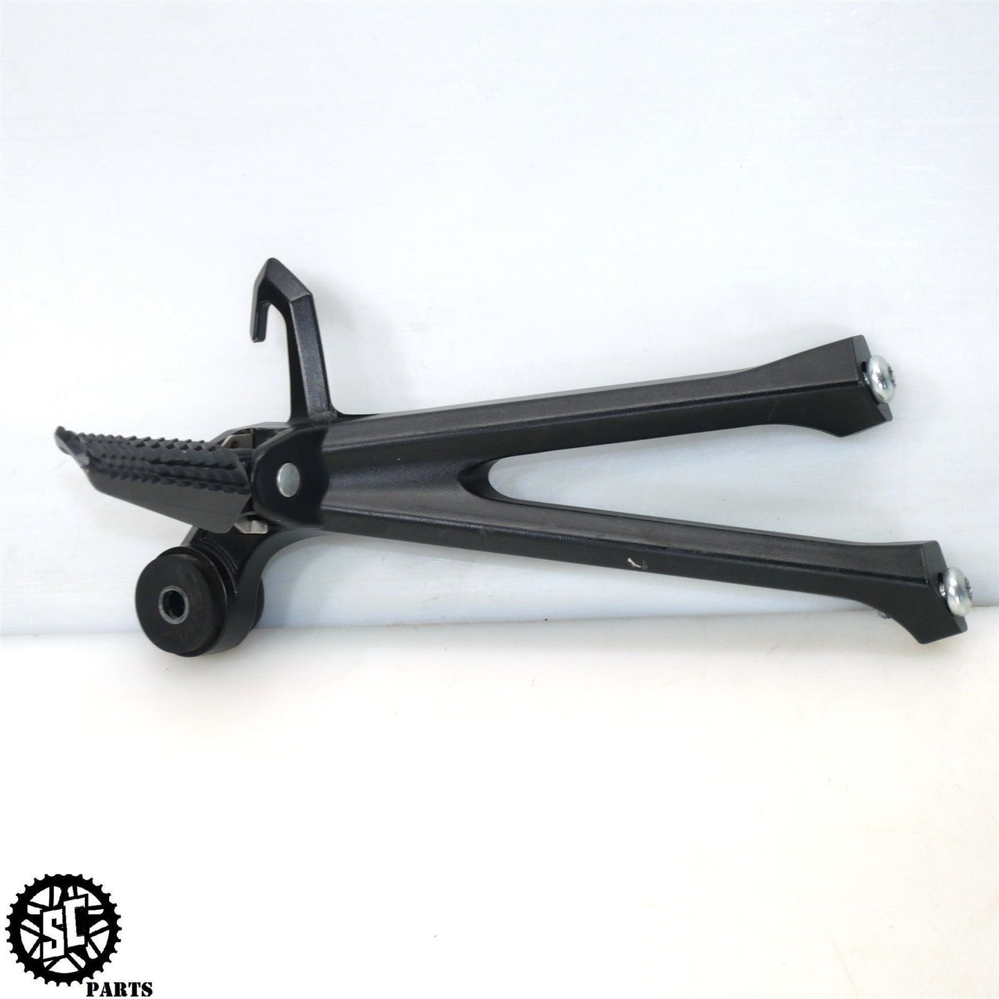 2023 11-24 SUZUKI GSXR 600 750 REAR PASSENGER FOOT PEGS BRACKET S17