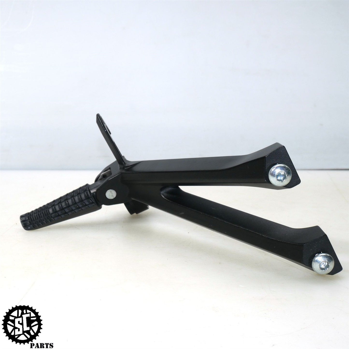 2023 11-24 SUZUKI GSXR 600 750 REAR PASSENGER FOOT PEGS BRACKET S17