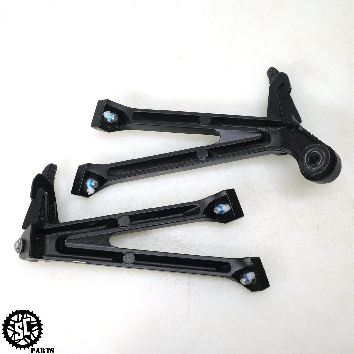 2023 11-24 SUZUKI GSXR 600 750 REAR PASSENGER FOOT PEGS BRACKET S17