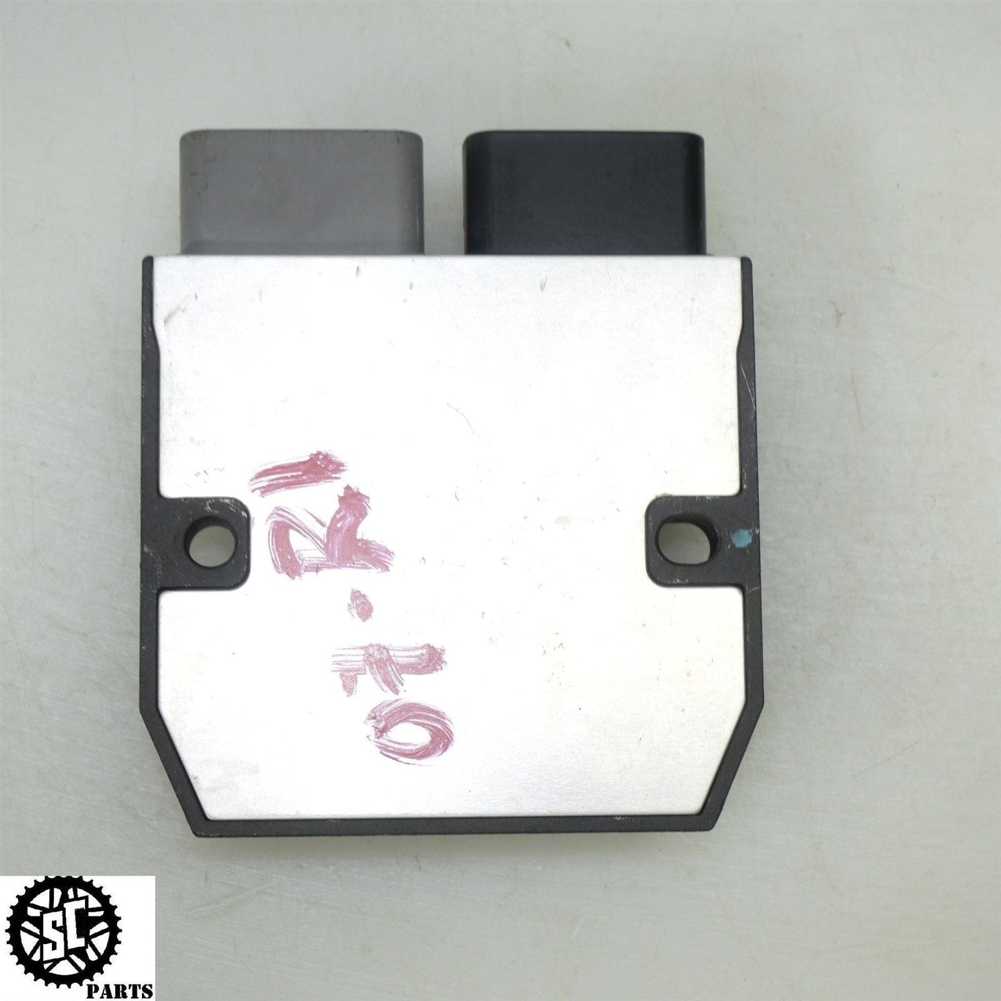 2007-2008 YAMAHA YZF R1 RECTIFIER VOLTAGE REGULATOR 1D7-81960-01-00 Y22