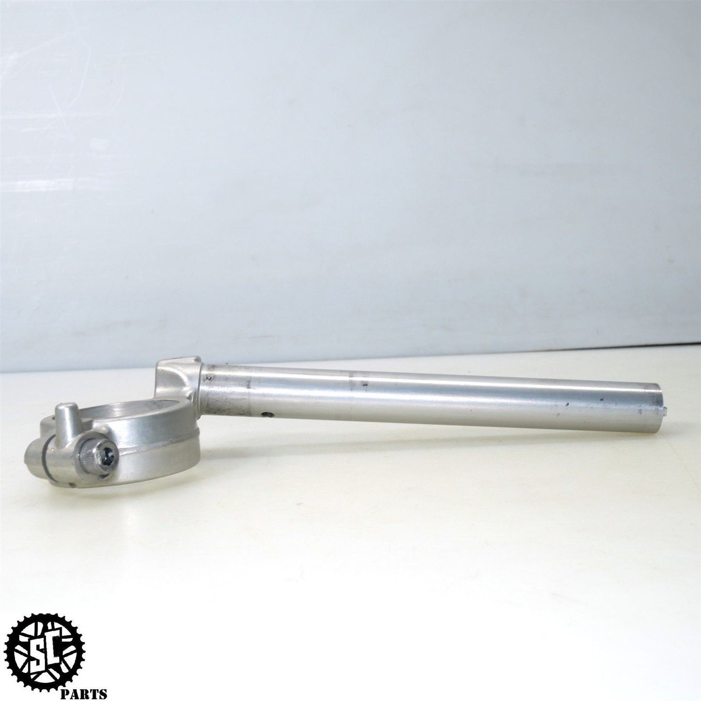 2007 2008 SUZUKI GSXR 1000 RIGHT CLIP ON HANDLEBAR S72