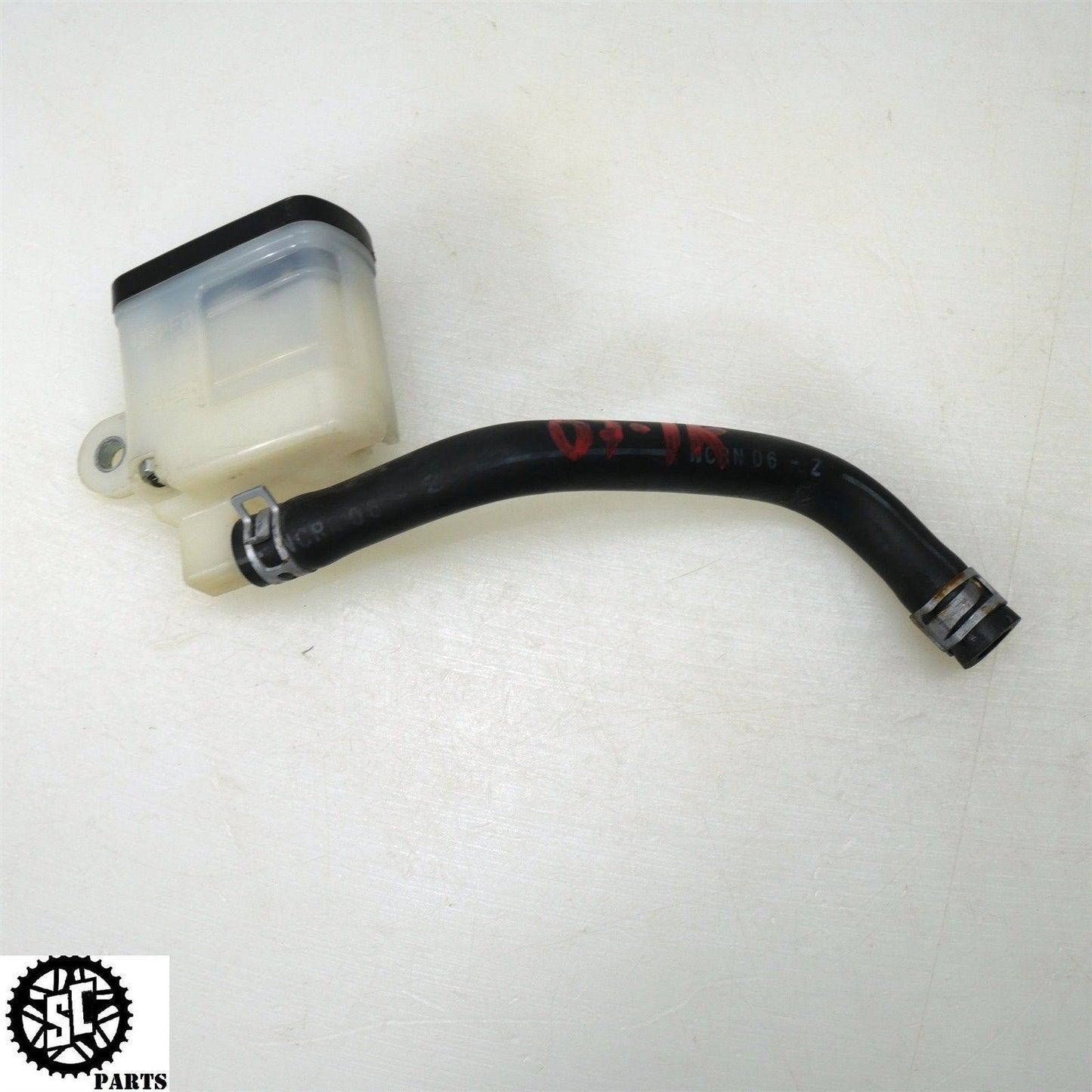 2007 2008 SUZUKI GSXR 1000 REAR BRAKE FLUID TANK RESERVOIR S72