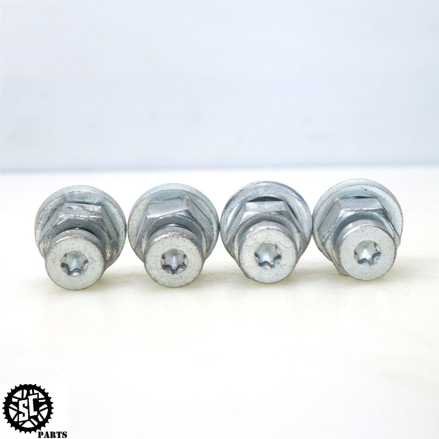 2022 HARLEY DAVIDSON ULTRA REAR FENDER MOUNT BOLT NUT HARDWARE 59786-01 HD36
