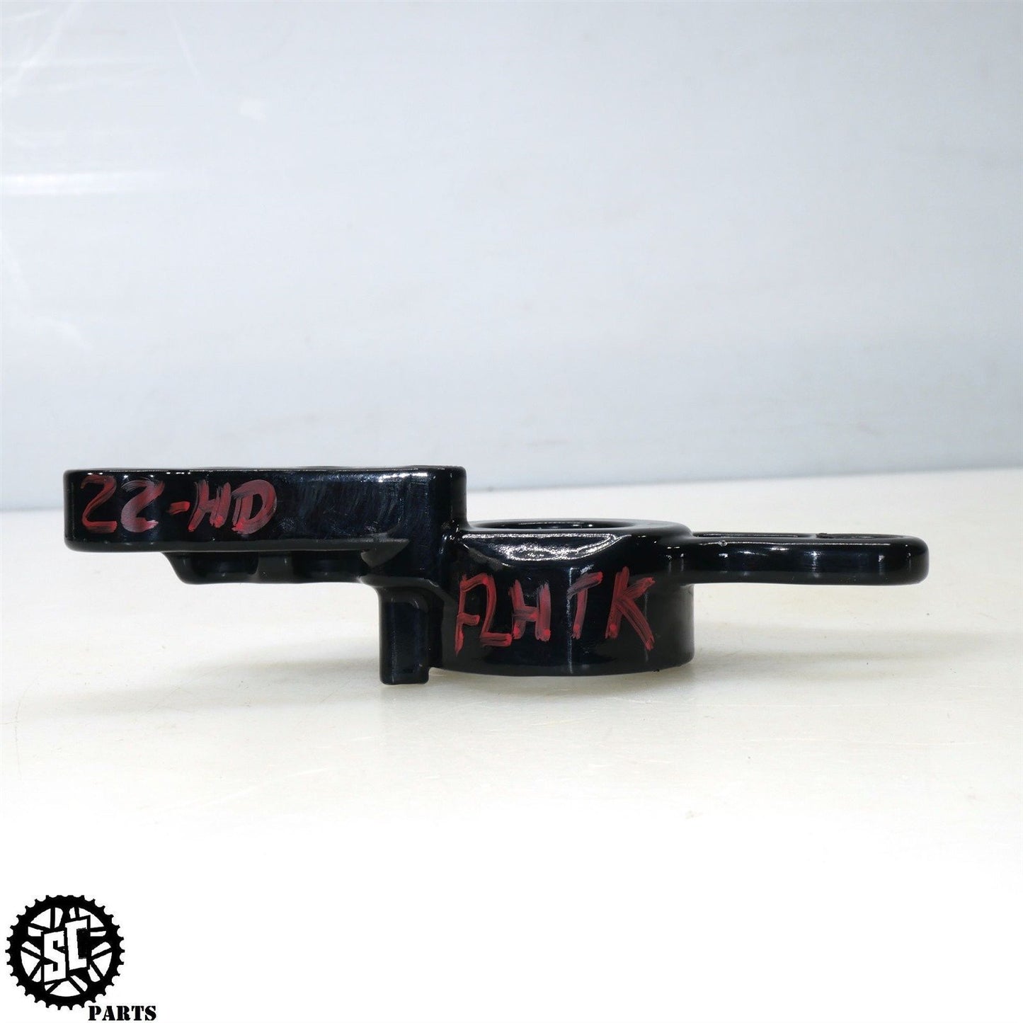 2022 HARLEY DAVIDSON ULTRA LEFT REAR ENGINE FRAME BRACKET 16400005 HD36