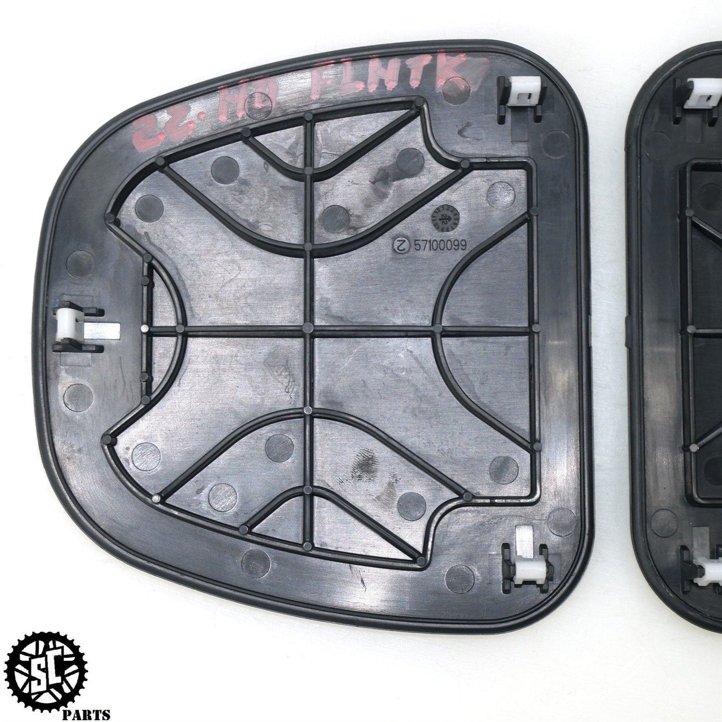 2022 HARLEY DAVIDSON ULTRA LIMITED LOWER LEG FAIRING LID COVER 57100099 HD36