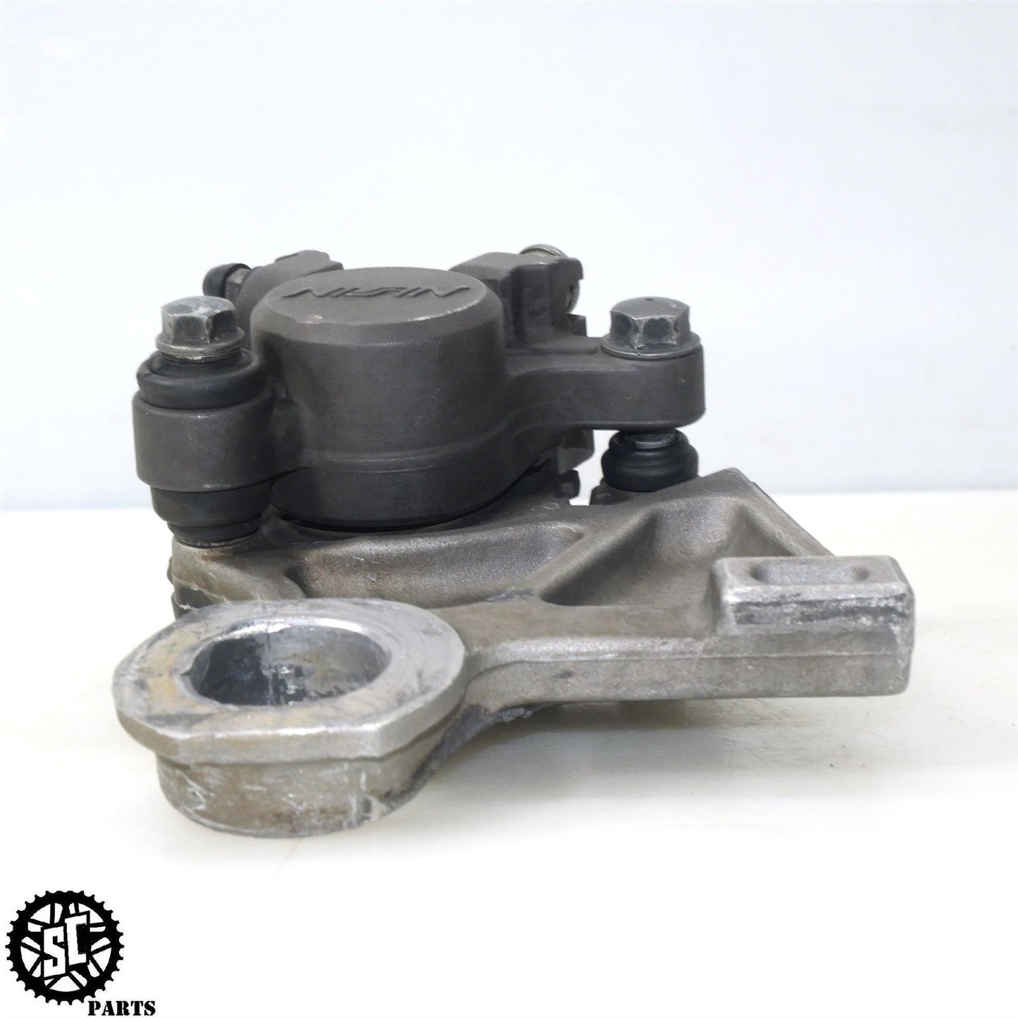 2007 06 07 YAMAHA YZF R6 REAR BRAKE CALIPER BRACKET Y25