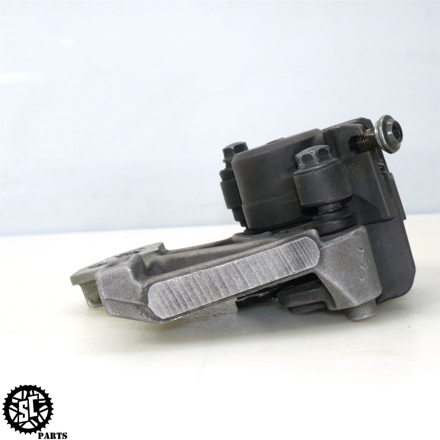 2007 06 07 YAMAHA YZF R6 REAR BRAKE CALIPER BRACKET Y25
