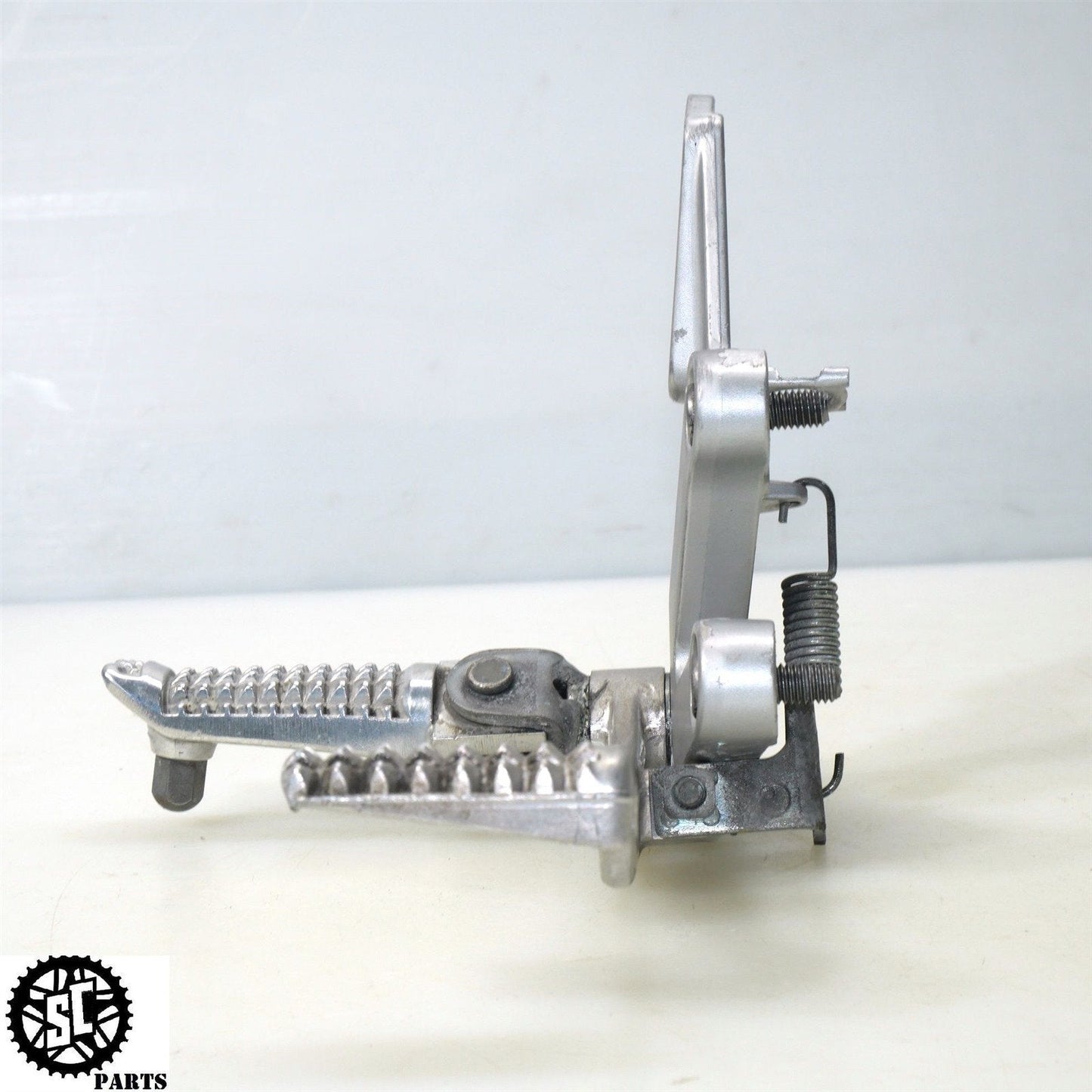 2001-2003 SUZUKI GSXR 600 750 RIGHT REARSET FRONT FOOT PEG BRAKE PEDAL S61