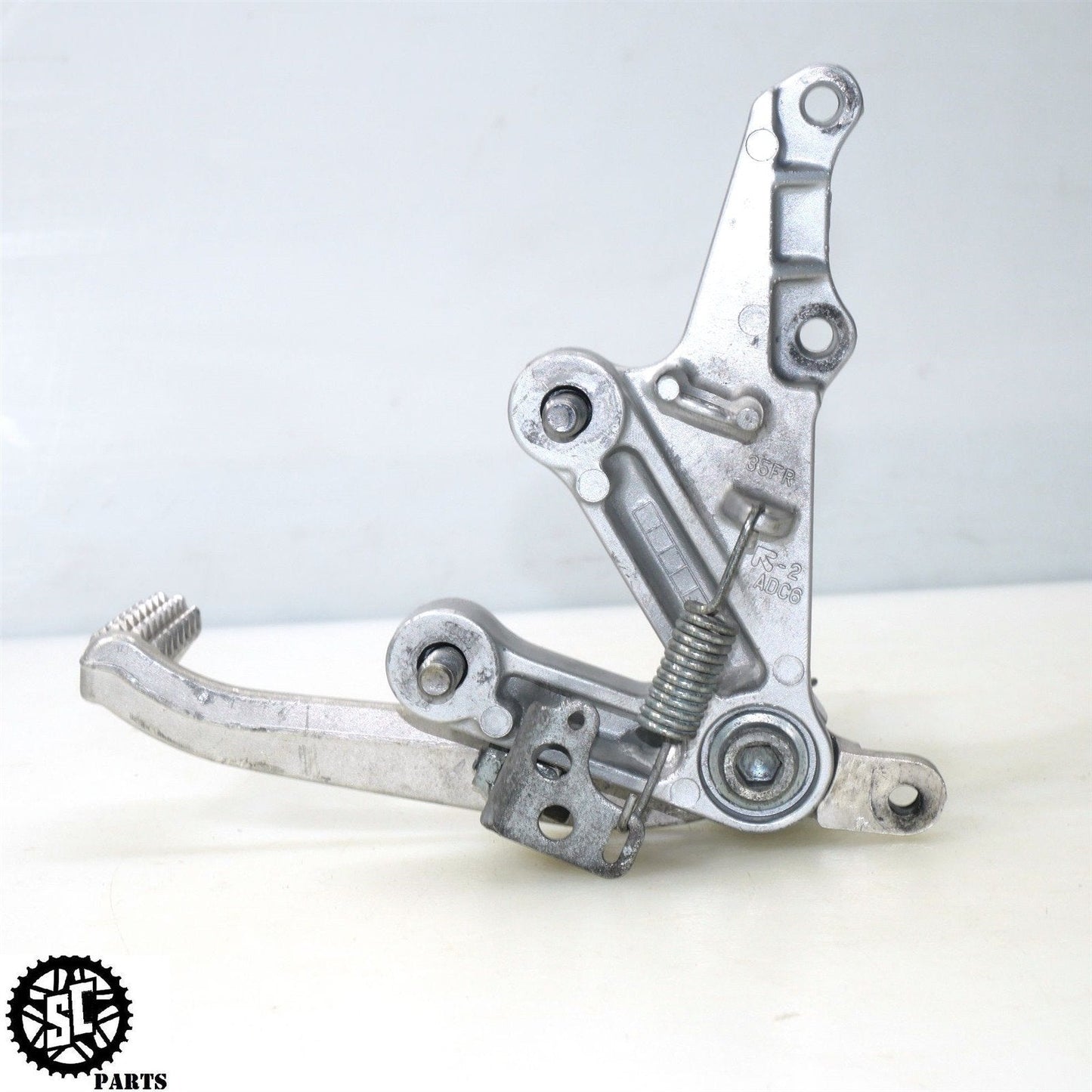 2001-2003 SUZUKI GSXR 600 750 RIGHT REARSET FRONT FOOT PEG BRAKE PEDAL S61