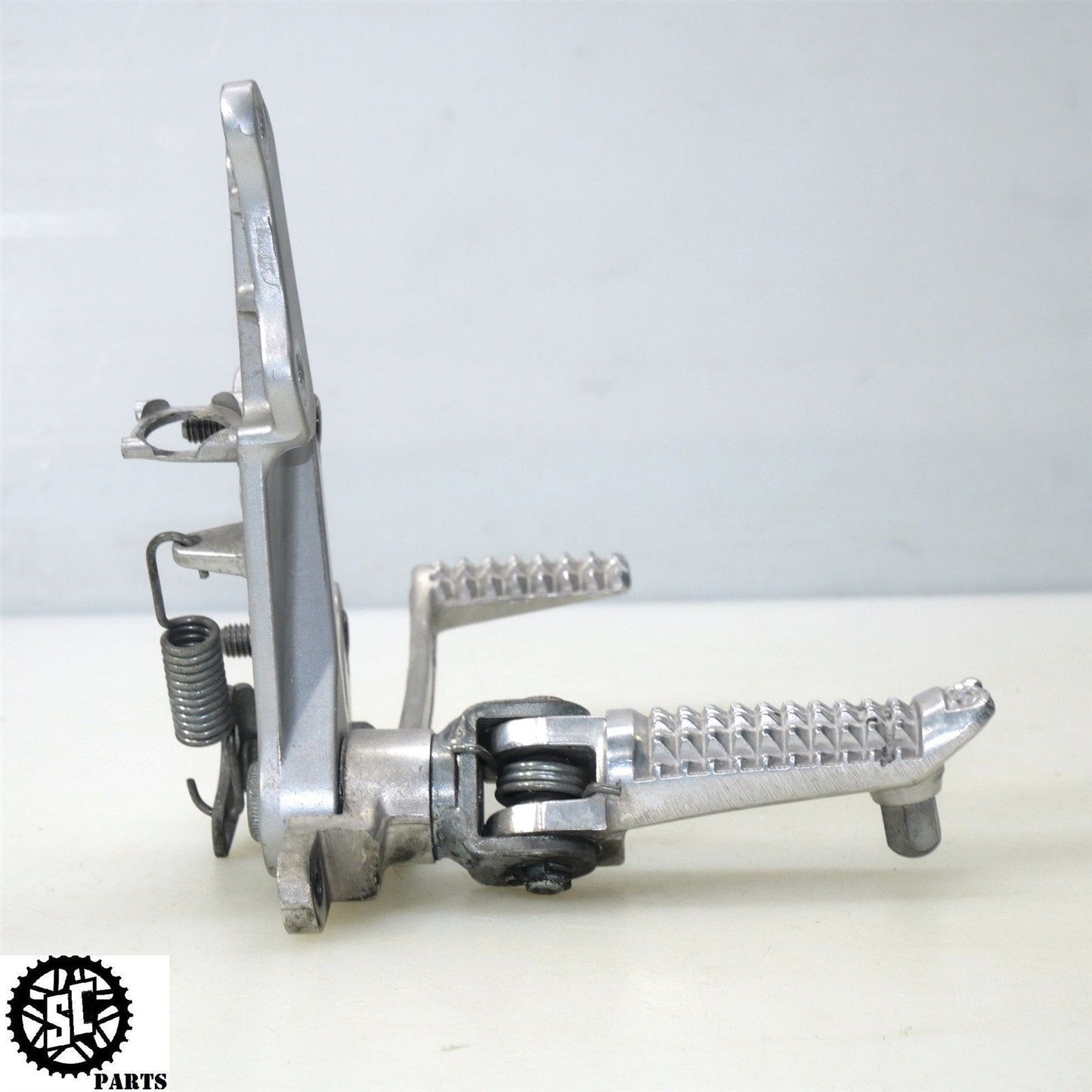 2001-2003 SUZUKI GSXR 600 750 RIGHT REARSET FRONT FOOT PEG BRAKE PEDAL S61
