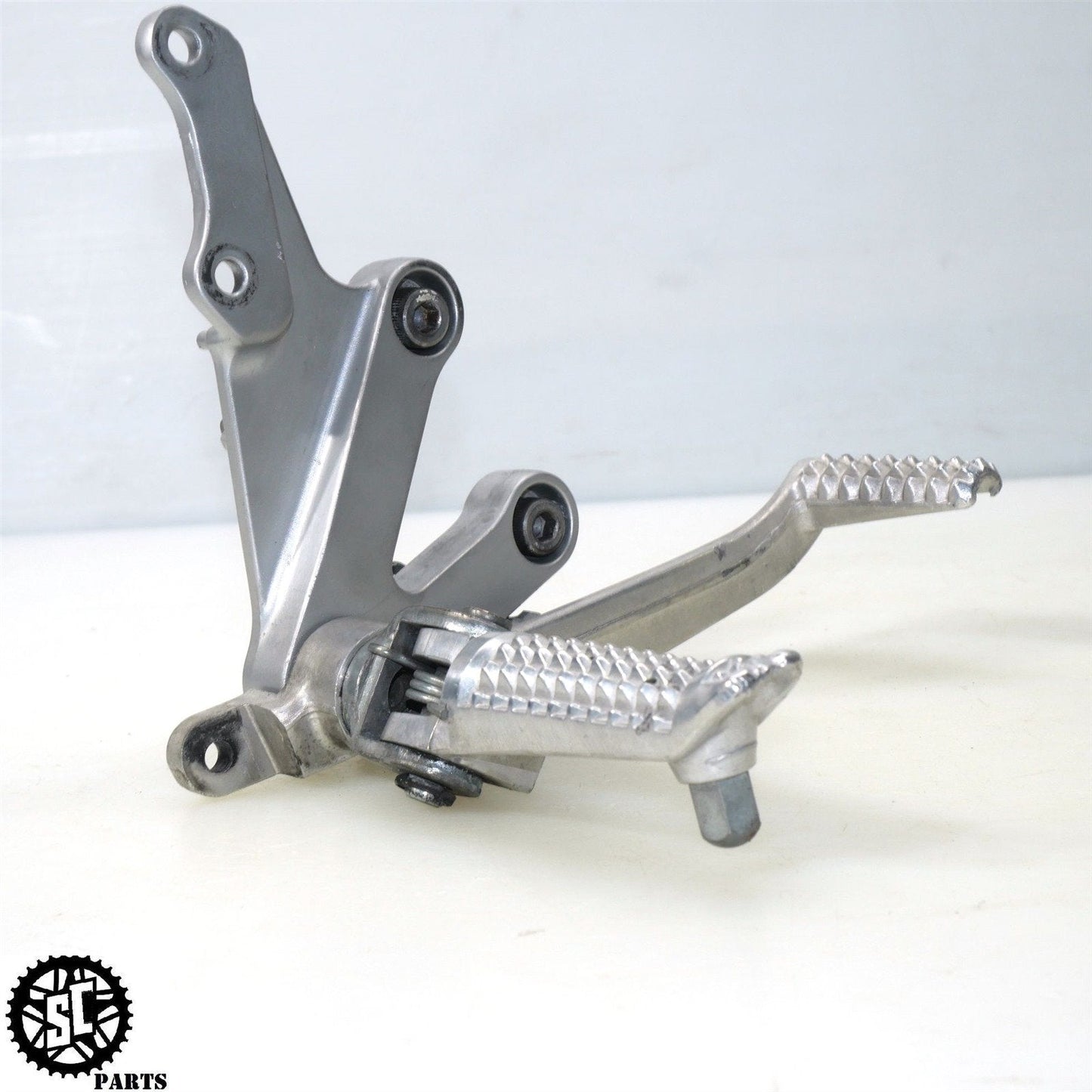 2001-2003 SUZUKI GSXR 600 750 RIGHT REARSET FRONT FOOT PEG BRAKE PEDAL S61