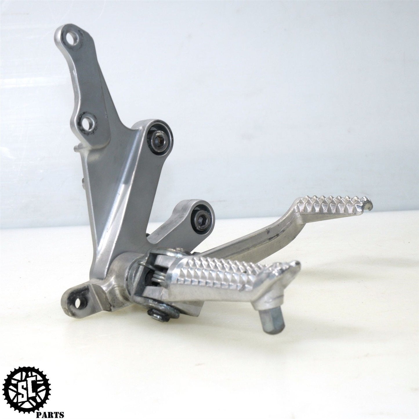 2001-2003 SUZUKI GSXR 600 750 RIGHT REARSET FRONT FOOT PEG BRAKE PEDAL S61