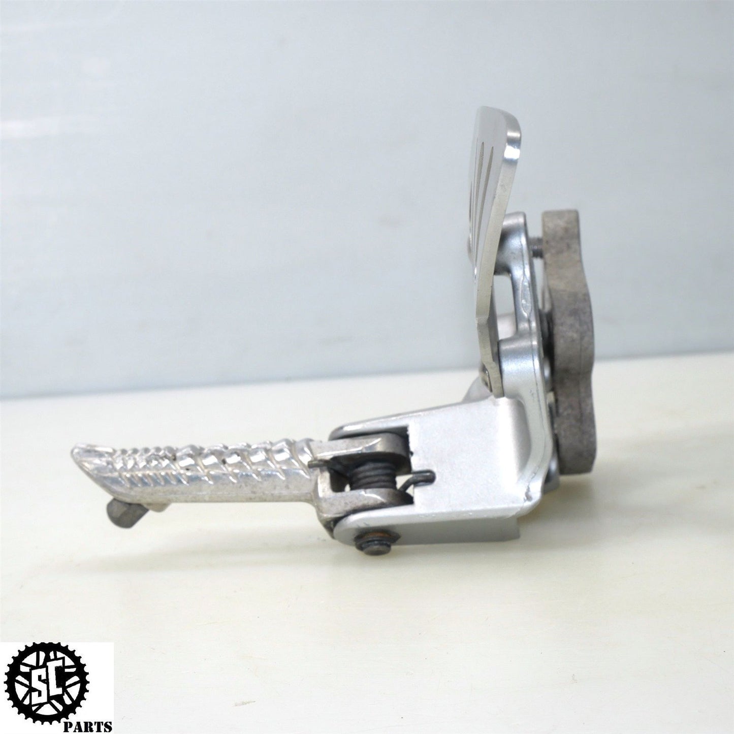 06 07 SUZUKI GSXR 750 LEFT REARSET BRACKET S64