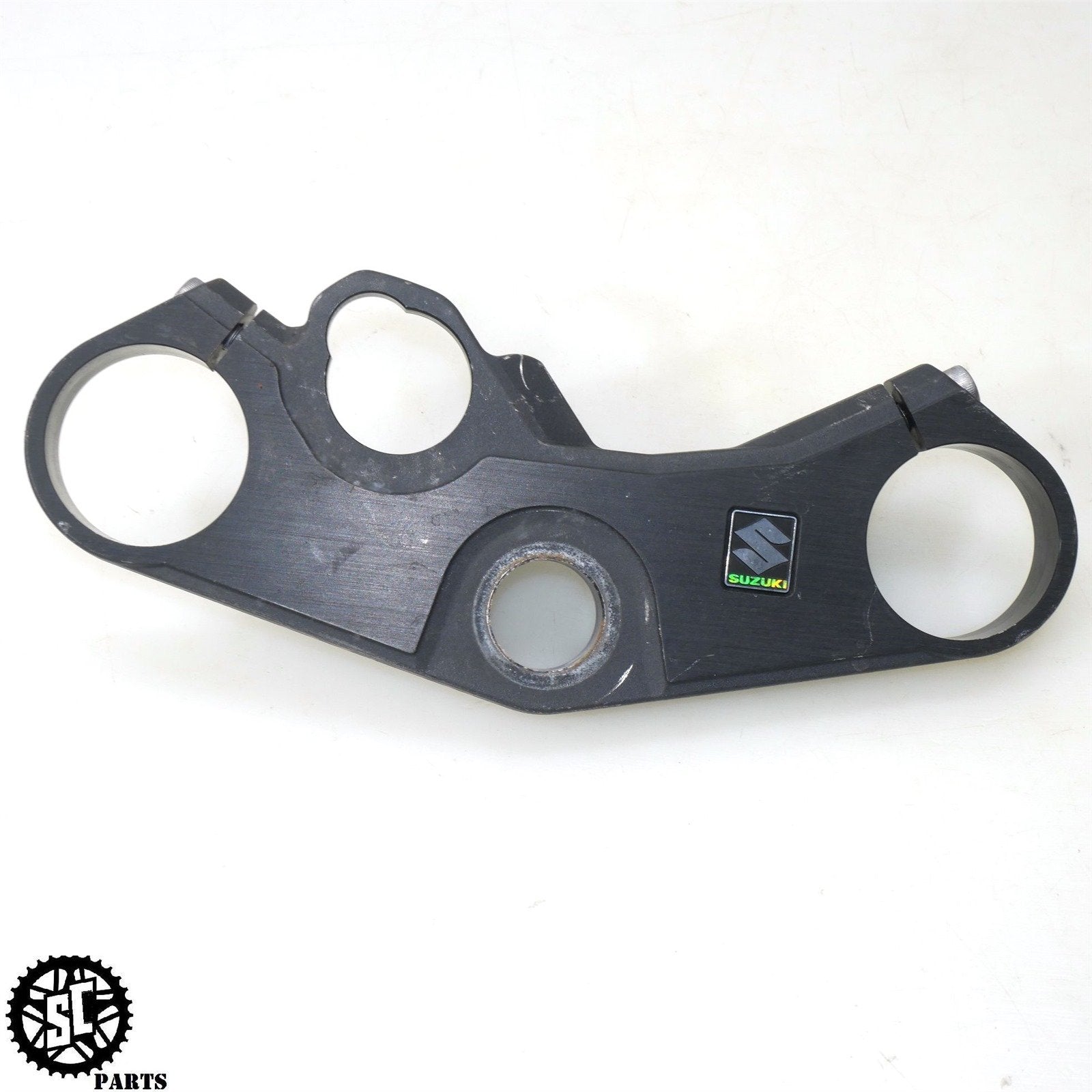 06 07 SUZUKI GSXR 750 UPPER TRIPLE TREE CLAMP S64 – SALVAGECYCLEPARTS