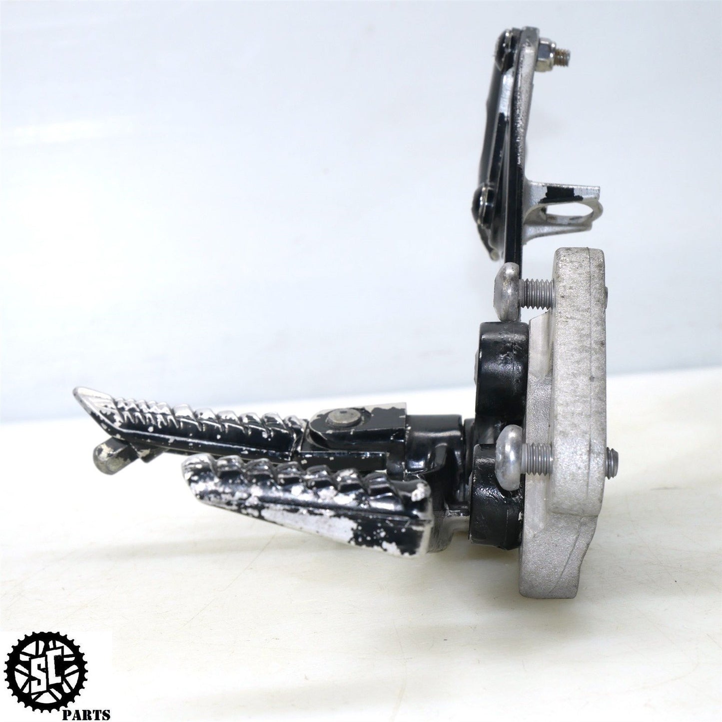 2007 SUZUKI GSXR 600 RIGHT REARSET FOOT PEG BRACKET S44