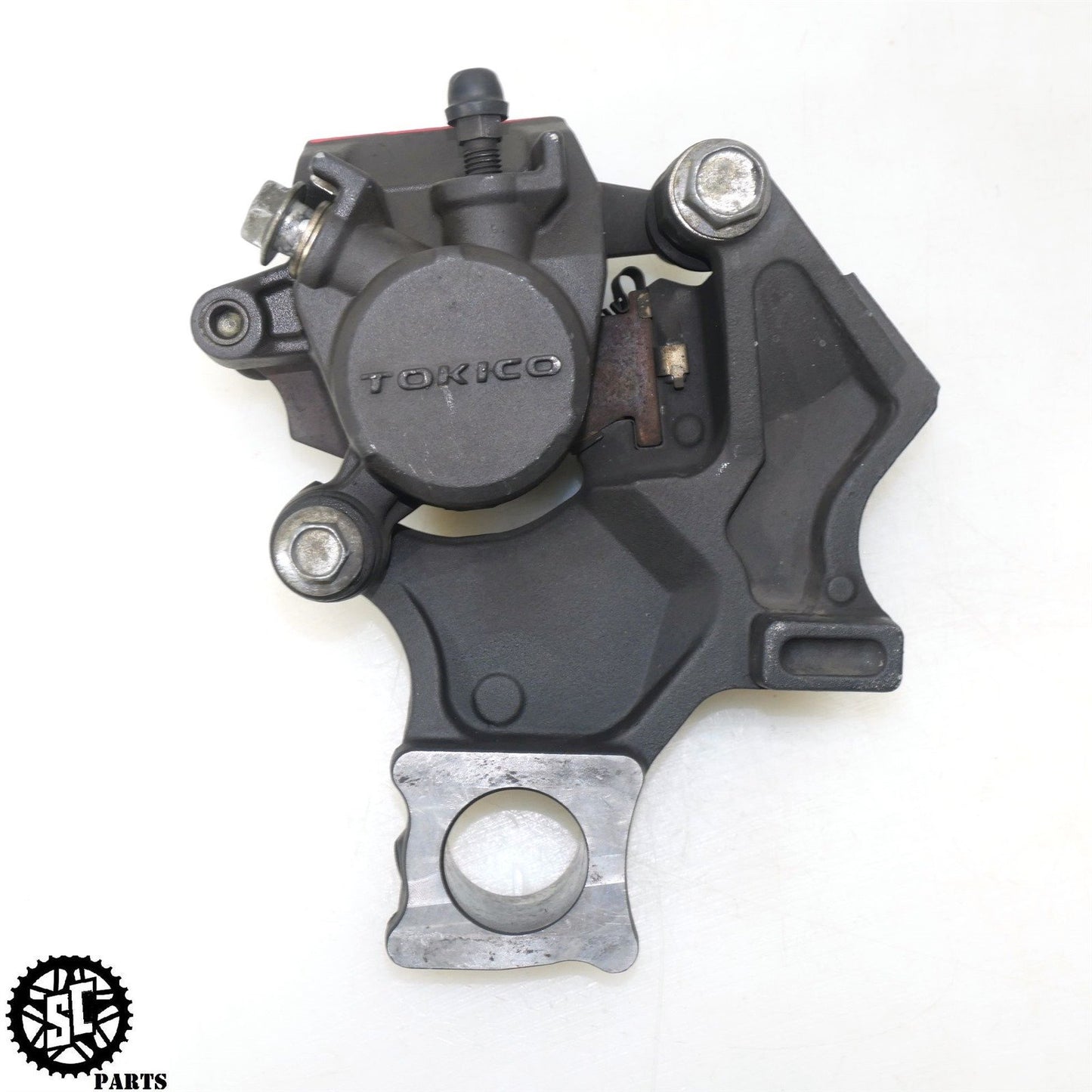 2007 SUZUKI GSXR 600 REAR BRAKE CALIPER BRACKET 69100-01H00-999 S44