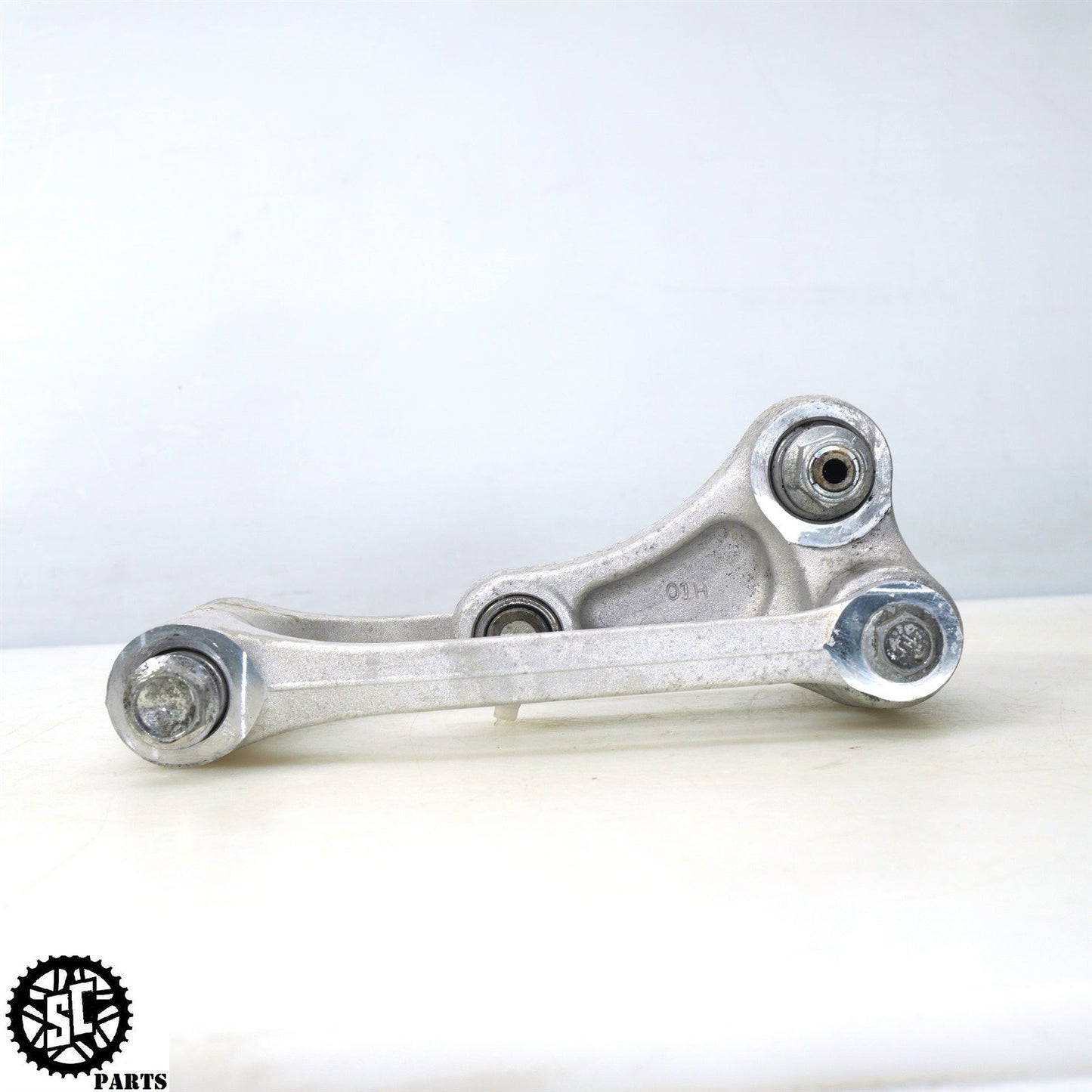 2007 SUZUKI GSXR 600 REAR SHOCK SUSPENSION LINKAGE S44