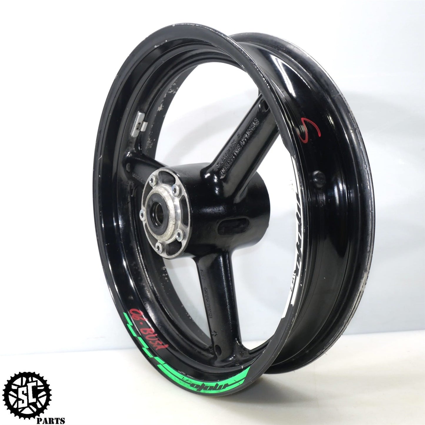 2001-2007 SUZUKI HAYABUSA FRONT WHEEL STRAIGHT S28