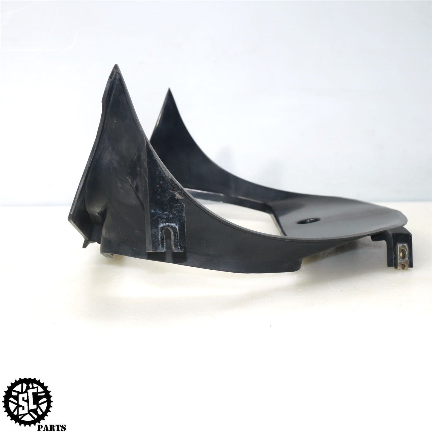 2001-2007 SUZUKI HAYABUSA LOWER INNER V FAIRING 94498-24F0 S28