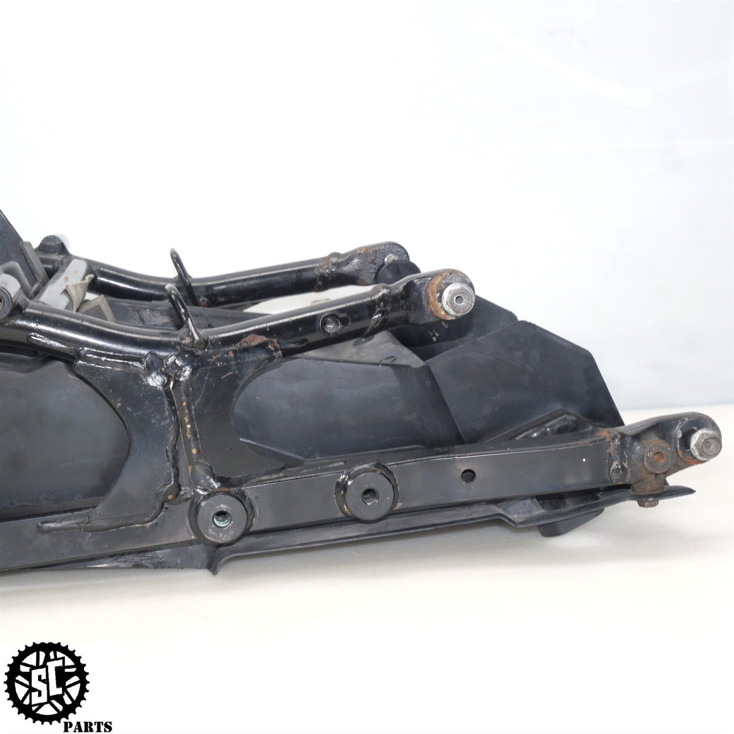 2001-2007 SUZUKI HAYABUSA BATTERY TRAY S28