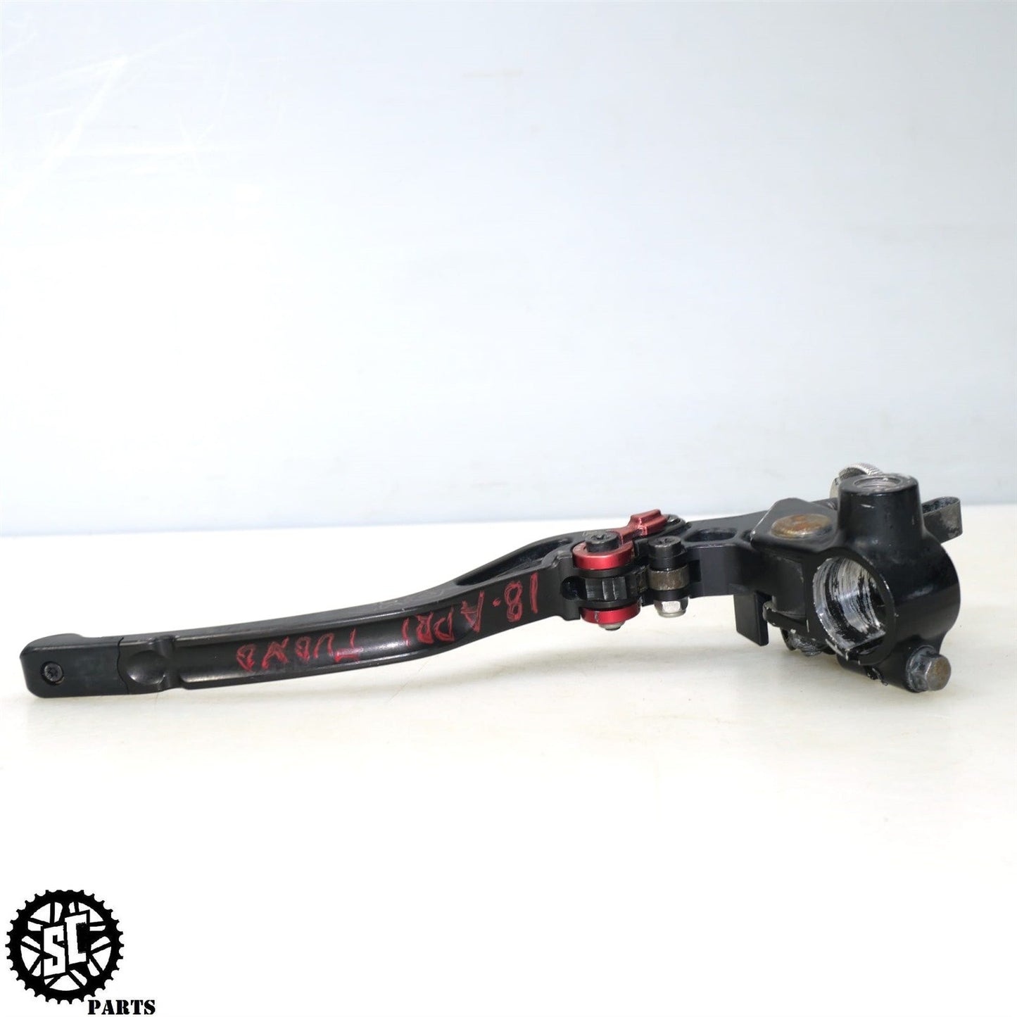 2018 APRILIA TUONO V4 1100 FRONT BRAKE MASTER CYLINDER CRG LEVER 2B004896 A09