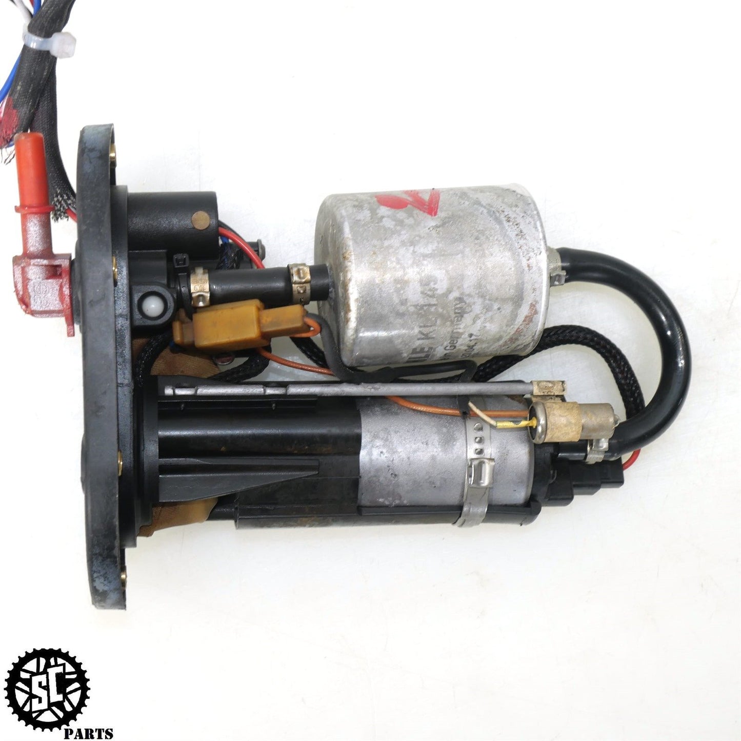 2018 APRILIA TUONO V4 1100 FUEL PUMP B043925 A09