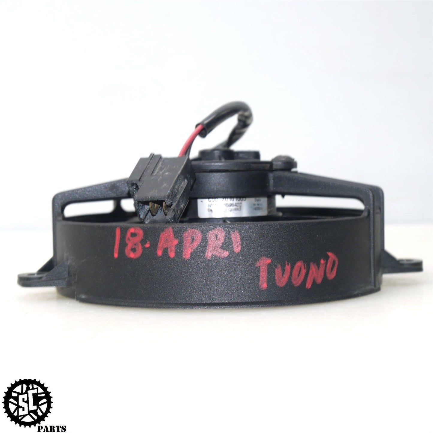 2018 APRILIA TUONO V4 1100 RIGHT RADIATOR FAN 2D000310 A09